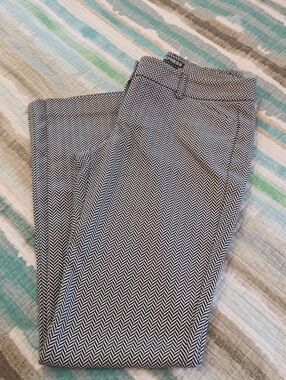 Express Women's Chevron Editor Pants in Black and White